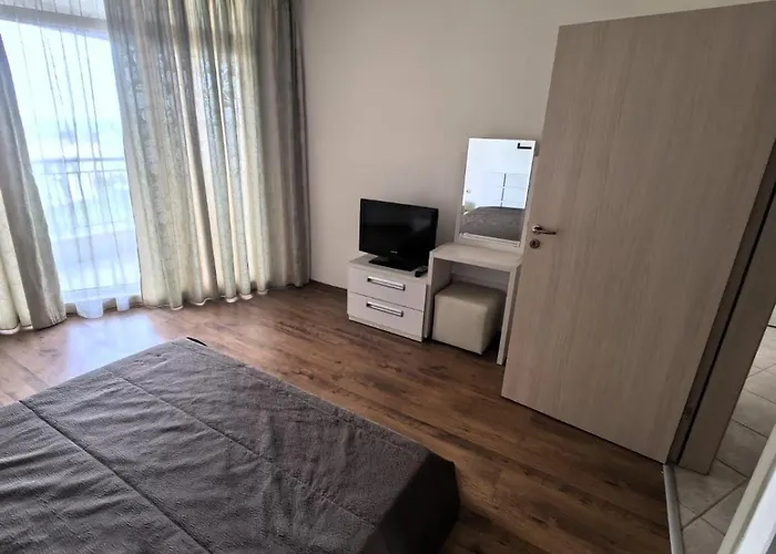 Dl Aparthotel 4*